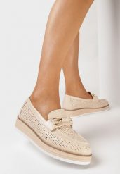 Beżowe Półbuty na Niskiej Platformie z Perforacją i Klamerką Tarienna. Brązowe półbuty wsuwane Born2be, w ażurowe wzory, bez obcasa. Za 64.99 zł.