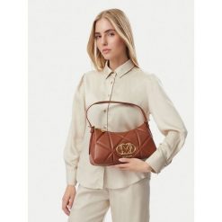 Torebka LOVE MOSCHINO. Brązowe torebki klasyczne Love Moschino, bez wzorów, klasyczne, bez dodatków. Za 879.99 zł.