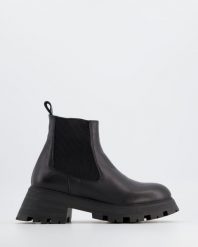 WORKERY DAMSKIE 0183100SA BLACK. Czarne botki Venezia, bez wzorów, ze skóry, bez obcasa, bez zapięcia. Za 299.00 zł.