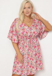 Różowa Sukienka z Wiskozy Ściągana w Talii w Kwiaty Liranette. Czerwone sukienki Born2be, na co dzień, l, bez wzorów, z jeansu, eleganckie, bez kołnierzyka, bez ramiączek, mini. W wyprzedaży za 55.24 zł.