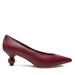 Czółenka Weekend Max Mara. Czerwone czółenka Weekend Max Mara, bez wzorów, bez obcasa, bez zapięcia. Za 1,649.00 zł.