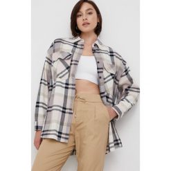 Dr. Denim koszula bawełniana damska relaxed z kołnierzykiem klasycznym. Koszule Dr.Denim, l, bez wzorów, z bawełny, klasyczne, bez kołnierzyka, bez ramiączek. W wyprzedaży za 154.99 zł.
