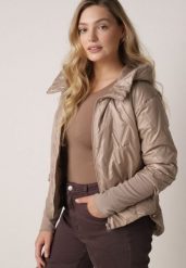 Ciemnobeżowa Kurtka z Kapturem Pikowana z Materiałowymi Wykończeniami Sofie. Brązowe kurtki Born2be, l, bez wzorów, z jeansu, z kapturem. Za 149.99 zł.
