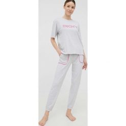 Dkny piżama damska kolor szary. Szare piżamy DKNY, m, z aplikacjami, bez kołnierzyka, bez ramiączek. Za 449.99 zł.