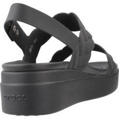 Sandały CROCS BROOKLYN WOVEN UPPER LW Czarny. Czarne sandały Crocs, bez wzorów, z syntetyku, bez obcasa, bez zapięcia. Za 296.99 zł.