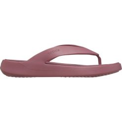 Klapki basenowe damskie Crocs Getaway Flip. Czerwone klapki Crocs, bez wzorów, bez obcasa, bez zapięcia. Za 159.00 zł.
