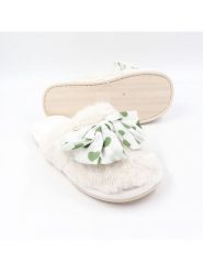 Confly Kapcie w kolorze białym rozmiar: 37. Białe kapcie Confly, bez wzorów. Za 56.79 zł.