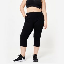 Legginsy krótkie fitness damskie Domyos 500. Czarne legginsy DOMYOS, bez wzorów, z bawełny, sportowe, krótkie. W wyprzedaży za 39.99 zł.