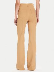 Guess Spodnie materiałowe W5BB16 KCMU2 Beżowy Flare Fit. Brązowe spodnie materiałowe Guess, z aplikacjami, z materiału. Za 399.99 zł.