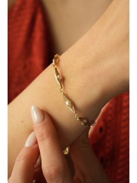 Pierres delicates Bransoletka w kolorze białym z perłami rozmiar: onesize. Białe bransoletki Pierres delicates, z perłą, z mosiądzu. Za 100.52 zł.