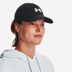 Czapka z daszkiem damska Under Armour Blitzing. Czapki z daszkiem Under Armour, bez wzorów, z materiału. Za 69.99 zł.