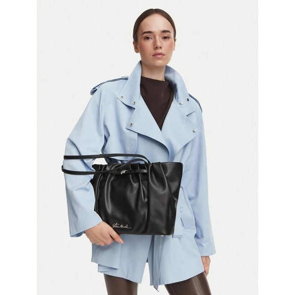 Torebka Steve Madden. Czarne torebki klasyczne Steve Madden, bez wzorów, klasyczne, bez dodatków. Za 559.99 zł.