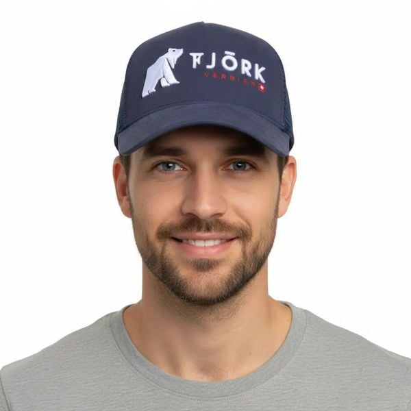 Czapka Baseball Fjork Merino. Brązowe czapki z daszkiem FJORK MERINO, bez wzorów, z bawełny, klasyczne. Za 209.00 zł.