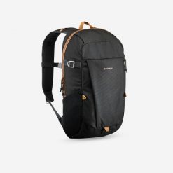 Plecak turystyczny Quechua Arpenaz NH100 20 litrów. Czarne plecaki QUECHUA, bez wzorów, duże, bez dodatków. Za 59.99 zł.