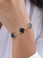 Luja Bijoux Pozłacana bransoletka z masą perłową rozmiar: onesize. Białe bransoletki Luja Bijoux, z perłą, pozłacane. Za 66.00 zł.
