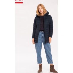 Lekki płaszcz pikowany damski z chowanym kapturem J-CORILA granatowy. Niebieskie płaszcze Volcano, na zimę, s, bez wzorów, z materiału. Za 224.99 zł.