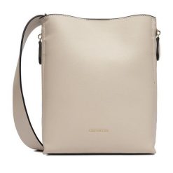 Torebka GINO ROSSI. Brązowe listonoszki Gino Rossi, bez wzorów, bez dodatków. Za 249.99 zł.