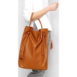 Shopperka skórzana Look made with Love Paris Look 5552 camel. Brązowe torebki klasyczne Look made with Love, z aplikacjami, ze skóry, bez dodatków. Za 399.99 zł.
