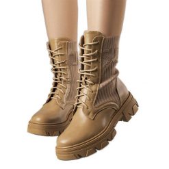 BM Brązowe traperki Kori. Brązowe botki BM, bez wzorów, prążkowane, eleganckie, za kostkę, bez obcasa, na płaskiej podeszwie, bez zapięcia. Za 129.00 zł.