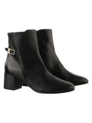 Högl Skórzane botki w kolorze czarnym rozmiar: 41. Czarne botki Högl, bez wzorów, ze skóry, eleganckie, bez obcasa, bez zapięcia. Za 408.49 zł.