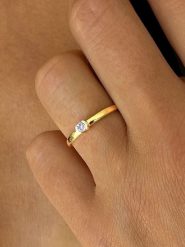 DIA DIAMONDS Pozłacany pierścionek z diamentami rozmiar: 54. Żółte pierścionki DIA DIAMONDS, z diamentem, pozłacane. Za 148.96 zł.