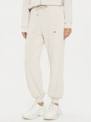 EA7 Emporio Armani Spodnie dresowe 6DTP61 TJZBZ 1120 Beżowy Regular Fit. Brązowe spodnie dresowe EA7 Emporio Armani, bez wzorów, z dresówki. Za 499.99 zł.