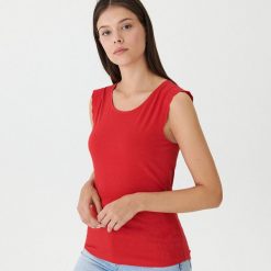 Top z ażurowymi rękawami - Czerwony. Topy marki House. Za 19.99 zł.