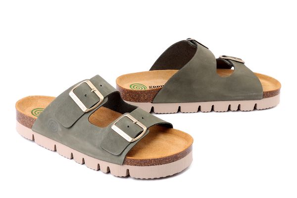 DR. BRINKMANN 700921-07 grun, klapki damskie. Zielone klapki Dr. Brinkmann, bez wzorów, ze skóry, bez obcasa, bez zapięcia. Za 289.90 zł.