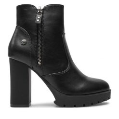 Botki Refresh. Czarne botki Refresh, bez wzorów, bez obcasa, na słupku, bez zapięcia. Za 159.99 zł.