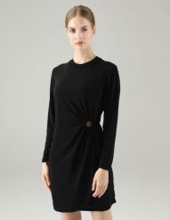 Czarna sukienka mini. Czarne sukienki Unisono, s, bez wzorów, z tkaniny, bez kołnierzyka, bez ramiączek, mini, dopasowane. Za 159.00 zł.
