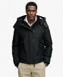 Superdry Kurtka Hooded Arctic Windcheater – Czarna, z polarową podszewką. Czarne kurtki Superdry, m, bez wzorów, z elastanu, bez kaptura. Za 527.10 zł.