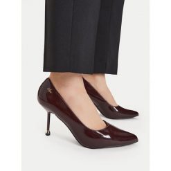 Szpilki MEXX. Czerwone szpilki Mexx, bez wzorów, bez obcasa, na szpilce, bez zapięcia. Za 329.99 zł.