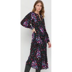 Marella sukienka kolor czarny midi dopasowana. Czarne sukienki Marella, bez wzorów, z tkaniny, bez kołnierzyka, bez ramiączek, maxi, dopasowane. Za 1,389.90 zł.