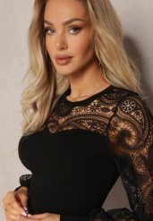 Czarna Bluzka z Bawełny Ozdobiona Koronkową Wstawką w Ażurowy Wzór Rafoilla. Czarne bluzki Renee, s, w ażurowe wzory, z bawełny, bez kołnierzyka, bez ramiączek. W wyprzedaży za 47.99 zł.