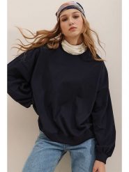 Trend Alaçatı Stili Bluza w kolorze czarnym rozmiar: S. Czarne bluzy Trend Alaçatı Stili, s, bez wzorów, z bawełny, bez ramiączek, bez kaptura. Za 56.99 zł.