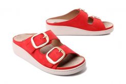 Dr. Brinkmann 700933-04 Czerwony, klapki damskie. Czerwone klapki Dr. Brinkmann, bez wzorów, ze skóry, bez obcasa, bez zapięcia. Za 289.90 zł.