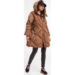 Płaszcz Milord WEEKEND MAX MARA. Brązowe płaszcze Weekend Max Mara, bez wzorów, z kapturem. Za 3,179.00 zł.