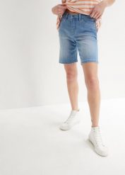 Bermudy dżinsowe ze średnim stanem. Niebieskie jeansy bonprix, na lato, bez wzorów, z jeansu. Za 79.99 zł.