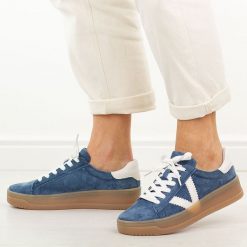 Granatowe skórzane półbuty damskie Vinceza 79597. Niebieskie półbuty wsuwane VINCEZA, na jesień, bez wzorów, z jeansu, casualowe, z okrągłym noskiem, bez obcasa, na płaskiej podeszwie. Za 239.00 zł.