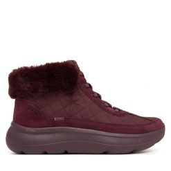 Trzewiki Skechers. Czerwone botki Skechers, bez wzorów, bez obcasa, na płaskiej podeszwie, bez zapięcia. Za 359.99 zł.
