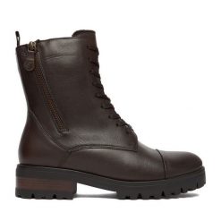 Trzewiki Lasocki. Brązowe botki Lasocki, bez wzorów, bez obcasa, na płaskiej podeszwie, bez zapięcia. Za 199.99 zł.