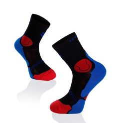 Skarpety tenisowe Fusion w kolorze czarno-czerwono-niebieskim. Czarne skarpetki TRY TO FLY, bez wzorów. W wyprzedaży za 58.09 zł.