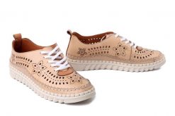 KOCH 168 straw tan, półbuty damskie. Brązowe półbuty wsuwane KOCH, na lato, w ażurowe wzory, ze skóry, bez obcasa. Za 244.90 zł.