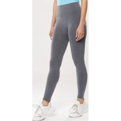 Szare Legginsy Three Times In A Row. Legginsy marki Born2be. Za 29.99 zł.