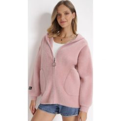 Różowa Bluza z Kapturem Lima. Czerwone bluzy Born2be, na jesień, m, bez wzorów, z materiału, bez ramiączek, z kapturem. W wyprzedaży za 153.99 zł.
