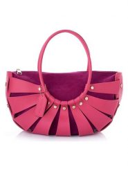 Lucky Bees Torebka "Ingrid" w kolorze różowym - 35 x 18 x 15 cm rozmiar: onesize. Różowe torebki klasyczne Lucky Bees, bez wzorów, z materiału, bez dodatków. Za 86.99 zł.