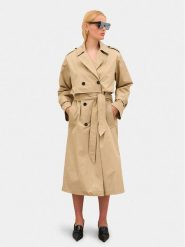 Karen by Simonsen Trencz Mari 10104755 Beżowy Regular Fit. Brązowe płaszcze Karen by Simonsen, bez wzorów, z bawełny, bez kaptura. Za 579.99 zł.