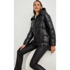 Answear Lab kurtka damska kolor czarny zimowa. Czarne kurtki Answear Lab, na zimę, l, bez wzorów, z kapturem. Za 439.99 zł.