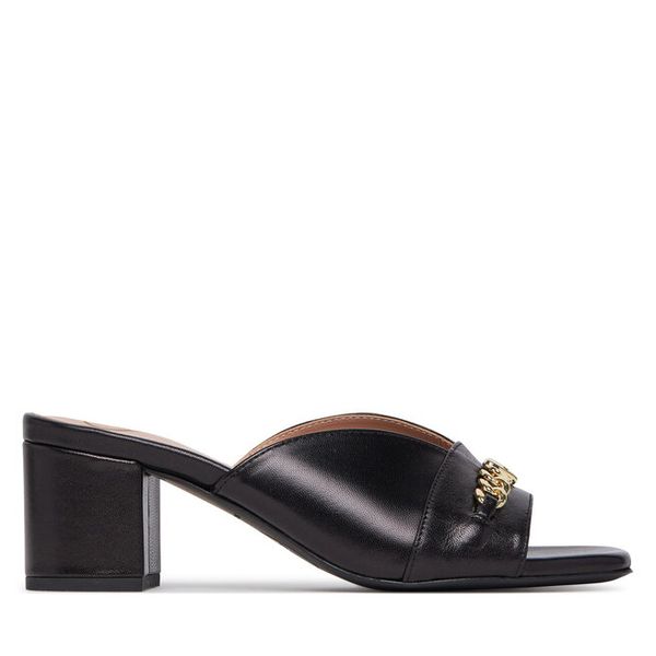 Klapki LOVE MOSCHINO. Czarne klapki Love Moschino, bez wzorów, bez obcasa, bez zapięcia. Za 629.99 zł.