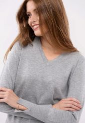 Sweter z dekoltem w serek S-NELI. Szare swetry Volcano, plus size, bez wzorów, z dzianiny, eleganckie, plus size, bez ramiączek. Za 119.99 zł.